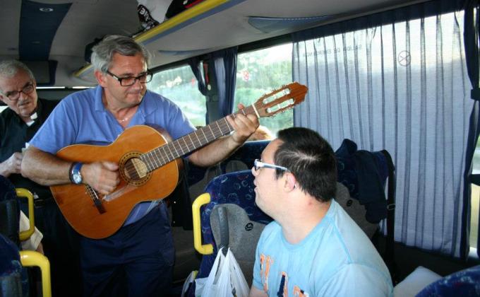 Foulards Blancs : un Scout un  Mensajero