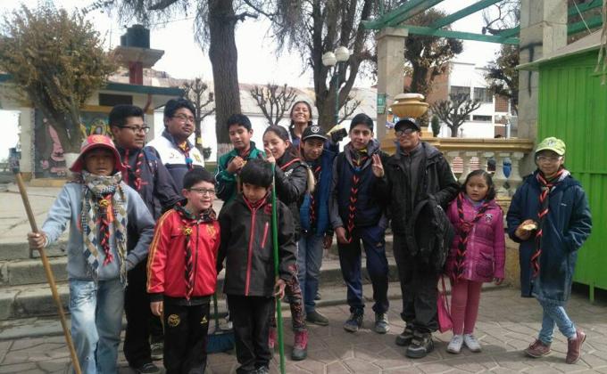 Mano a mano por Oruro limpio y verde 