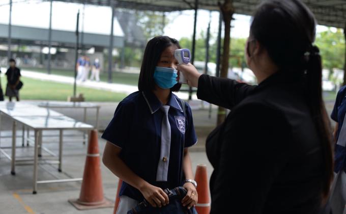 วัดอุณหภูมิ ล้างมือด้วยเจล