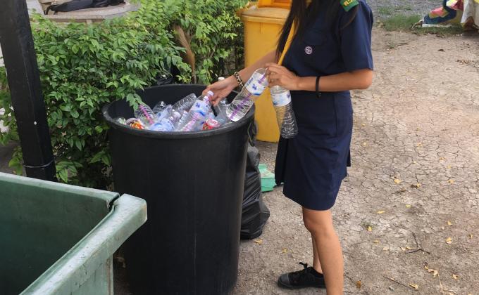 แยกขยะก่อนทิ้งลงถังขยะ