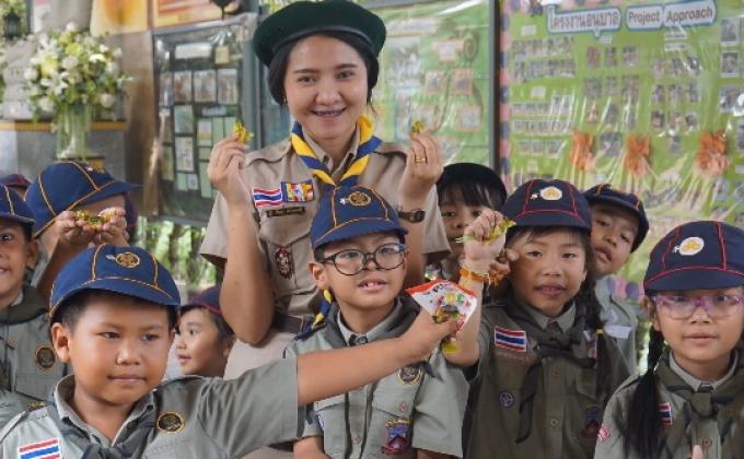 ช่วยลูกเสือสำรองเก็บขยะ