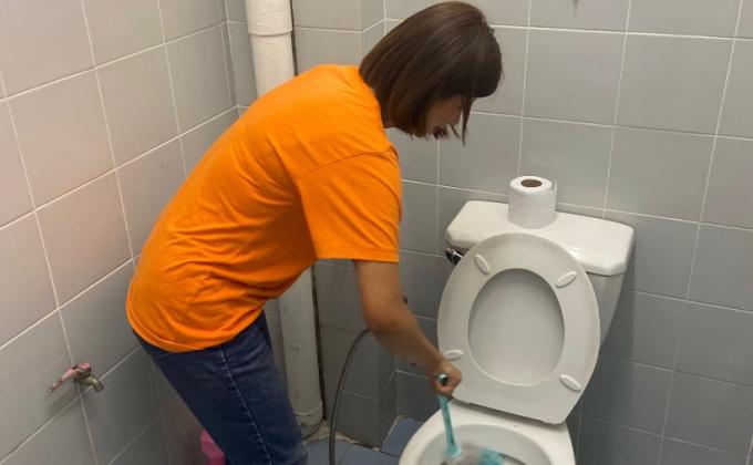 ล้างห้องน้ำสวนธารณะ