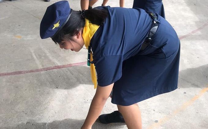 เก็บขยะบริเวณโรงเรียน