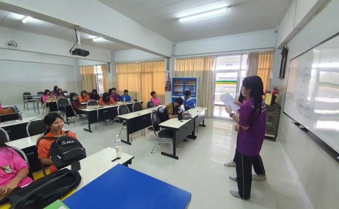 Selling online is very easy.