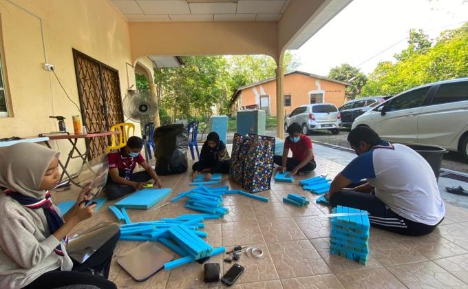 Pahang Rover Fight Against CoVid-19; Introduction to help Malaysian Frontliner