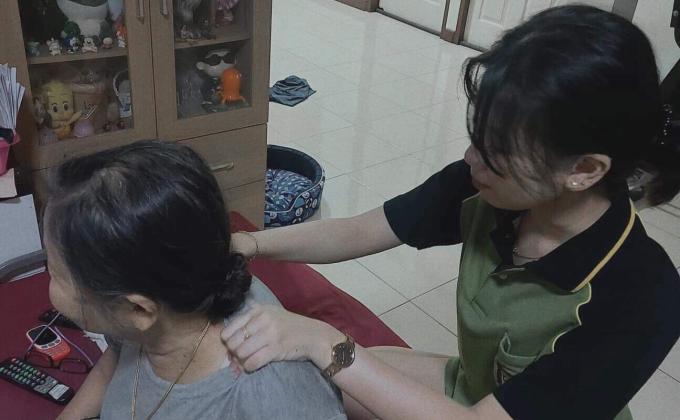 นวดให้คุณยาย 