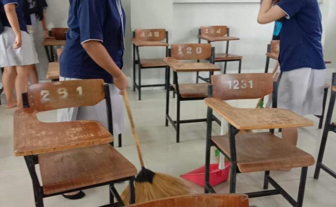 จิตอาสาทำความสะอาดห้องเรียน