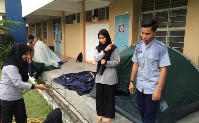AKTIVITI GOTONG ROYONG MEMBASUH KHEMAH 