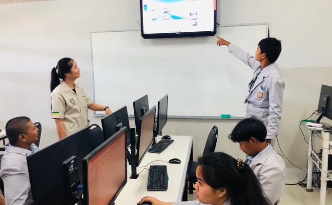 อบรมให้ความรู้เกี่ยวกับ มาตรฐานวิชาชีพให้กับนักเรียน