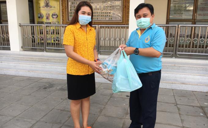 มอบของที่ละลึก และเอกสารงานแนะแนว