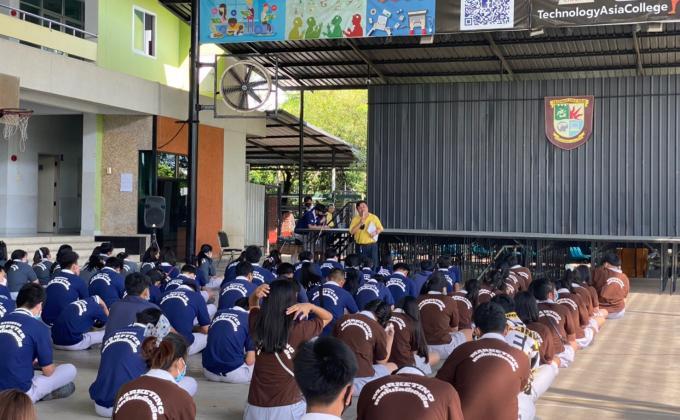 พูดอบรมนักเรียน ให้ความรู้การปฏิบัติตัวในวิทยาลัย