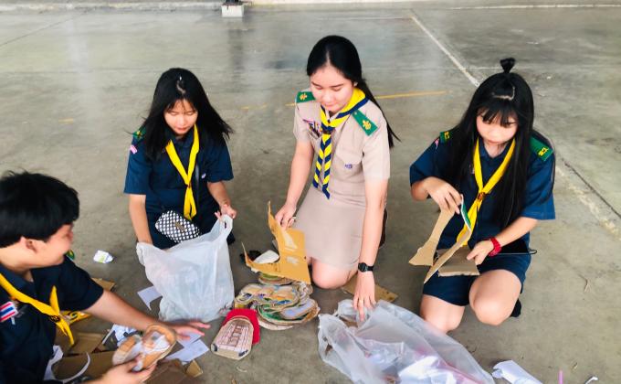 กิจกรรมคัดแยกขยะ กล่องเหลือใช้