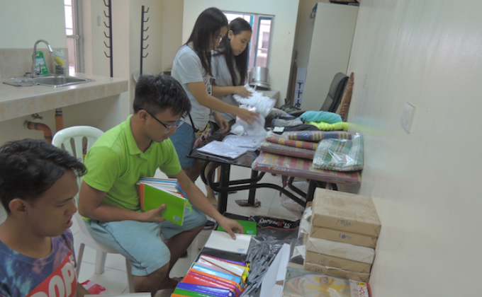 Supporting Scouts affected by fire in Manila