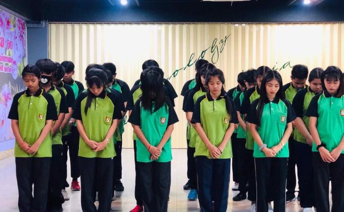 ร่วมกิจกรรมไว้อาลัย