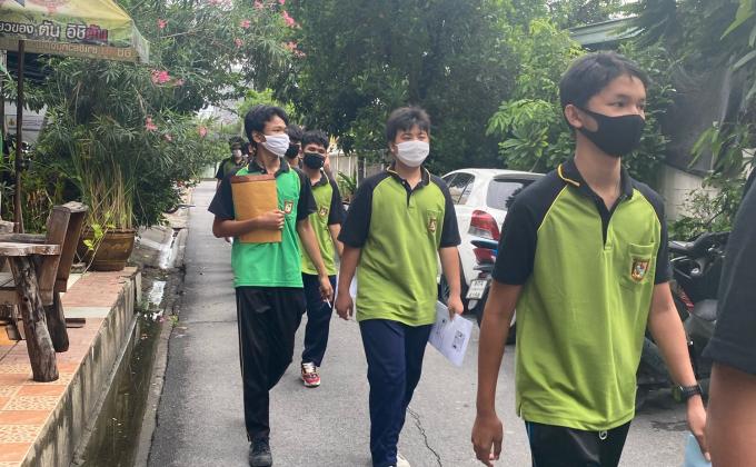 ควบคุมนักเรียนไปทดสอบสมรรถภาพร่างกายเพื่อเข้าเป็นนักศึกษาวิชาทหาร