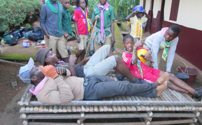 UN LIT POUR UNE VIE DIGNE : MATELOTAGE ET SERVICE COMMUNAUTAIRE - A BED FOR A WORTHY LIFE: SEAMANSHIP AND COMMUNITY SERVICE