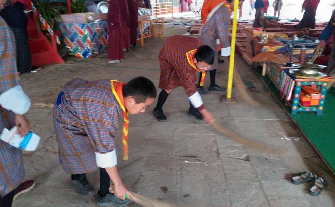Volunteer work at Chador Lhakhang