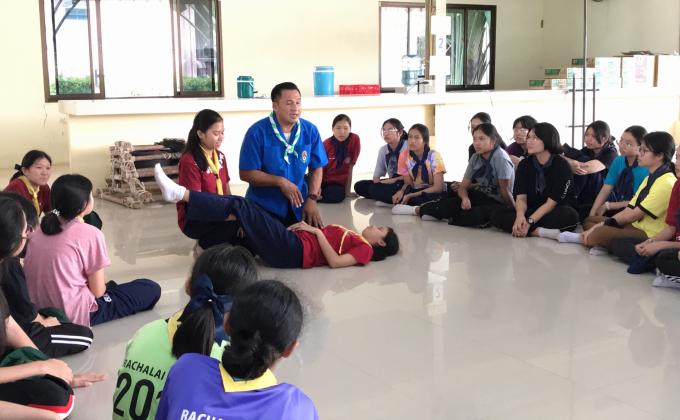 อบรม เนตรนารี และ สมาชิกยุวกาชาด โรงเรียนเบญจมราชาลัย