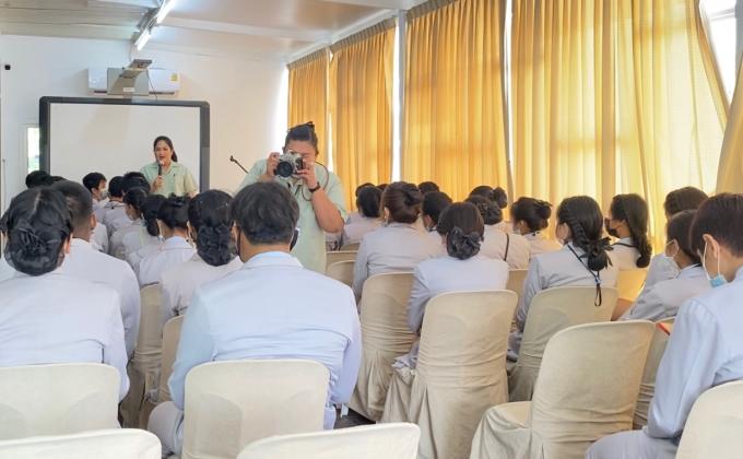 ปฏิบัติหน้าที่ถ่ายภาพในกิจกรรมการอบรมให้ความรู้ก่อนการฝึกประสบการณ์วิชาชีพ ประจำปีการศึกษา 2563