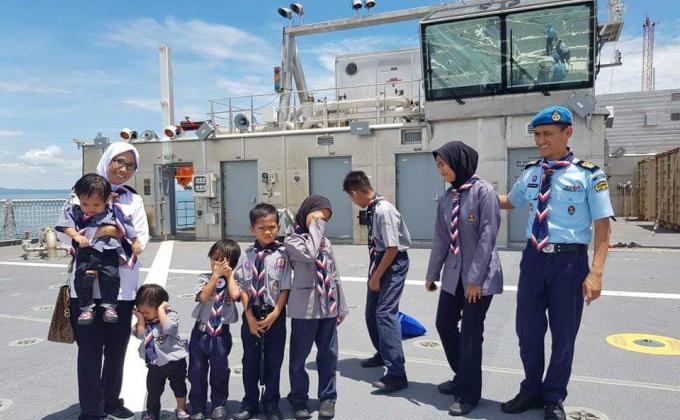 LAWATAN KAPAL US NAVY