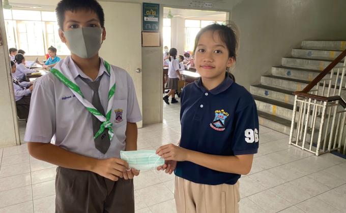 แจกหน้ากากอนามัย