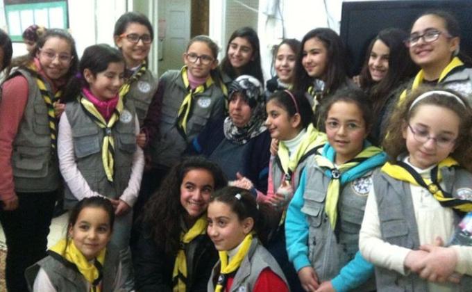 Girl guides visited the elderly house in Nablus and spent loveley times dancing and singingمجموعة مرشدات الصداقة الفلسطينية يقمن بزيارة دار المسنين التابعة للهلال الأحمر