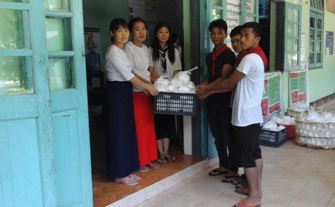 Feed the patients from Theinzeik public hospital