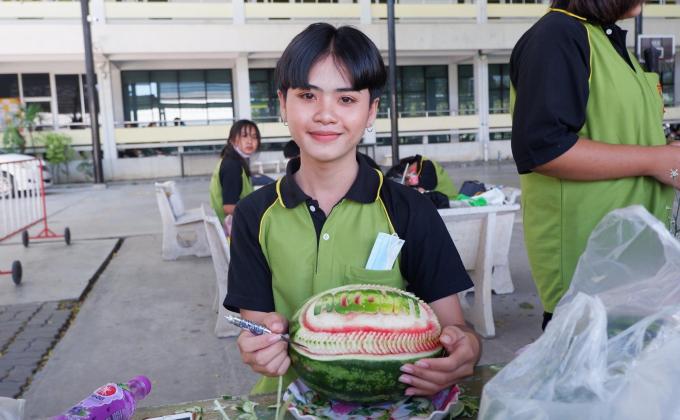 จิตอาสาทำพานไหว้ครู