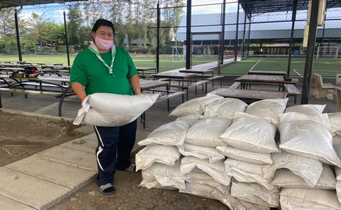 การปลูกต้นไม้บริเวณวิทยาลัยให้มีทัศนียภาพสวยงาม