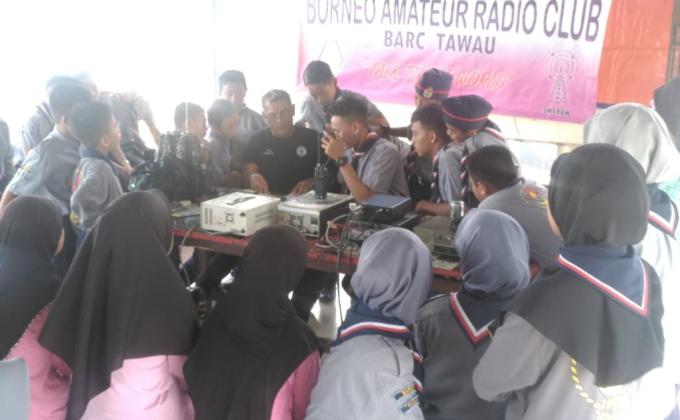 JOTA JOTI(persahabatan,persaudaraan dan perhubungan pengakap seluruh dunia).