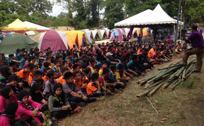 Mendengar taklimat kontijen kuantan