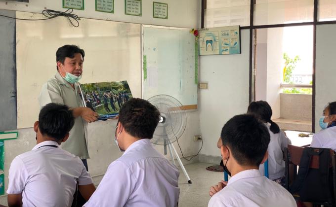 แนะแนวให้ความรู้กับนักเรียนโรงเรียนประชินนุสรณ์ ต่อระดับ ปวช,