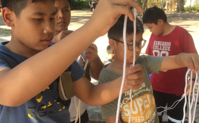 ควบคุมนีกเรียนเข้าค่าย