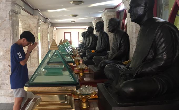 กิจกรรม ทำบุญไหว้พระที่วัด