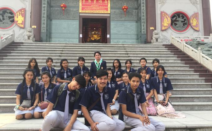 พานักเรียนศึกษาดูงานวัดเล่งเนยยี่