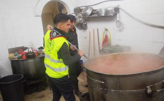 Hebron Scout Group is volunteering in a long term program at Al-Ibrahimi Hospice for feeding the needy