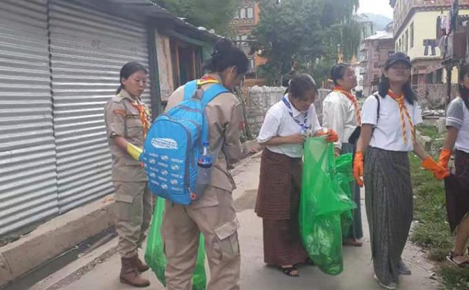 Advocating and sensitizing the communities/local shoppers/passerby on the impacts on the use of plastics/plastic-products; reducing the use of plastic.   
