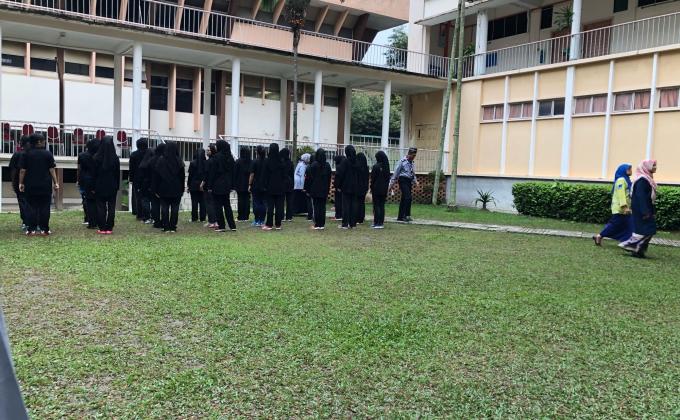 Perhimpunan mingguan unit beruniform