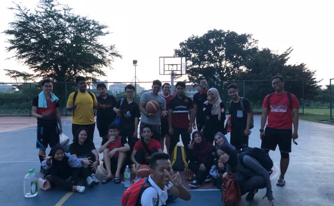 Perlawanan bola keranjang bersama sm sains selangor