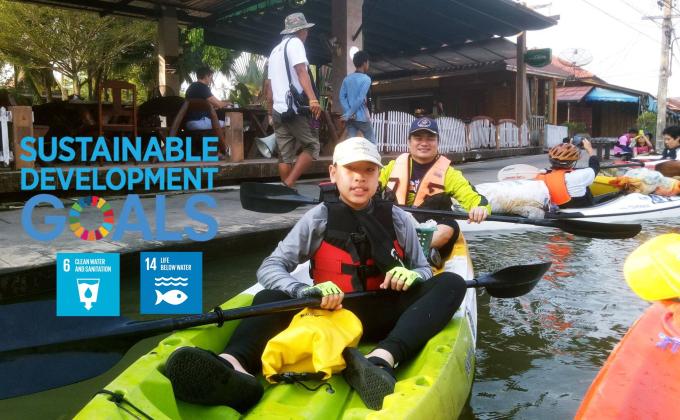 Rowing for Picking up Trash from the Mae Klong River