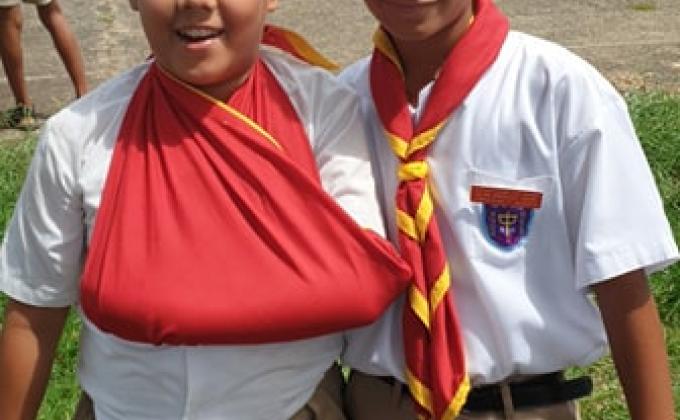 A SCOUT SCARF SAVE LIVES 