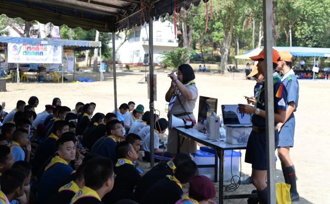จัดนิทรรศการให้ความรู้