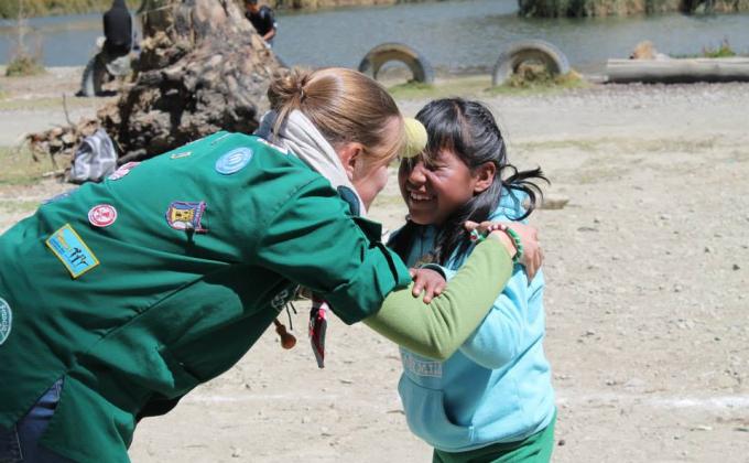French and Bolivian Rovers drawing smiles in El Alto - SW Voluntary Service