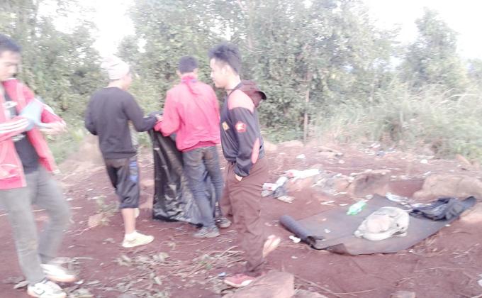 “Pemberantasan sampah di puncak pegunungan Tahura Sultan Adam Mandiangin,Kalimantan Selatan”