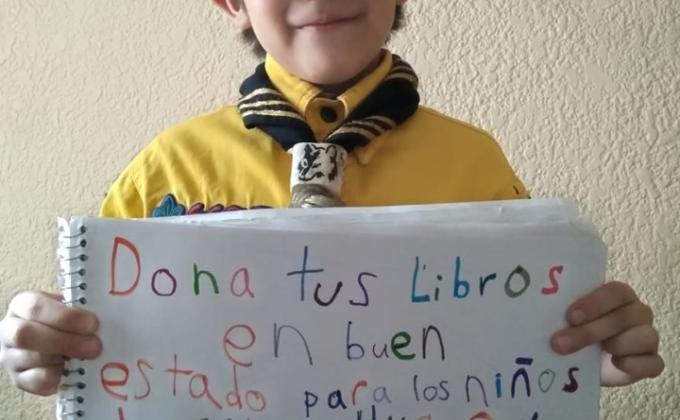 Libros para la Brigada Tortuga en Chacahua, Oax.