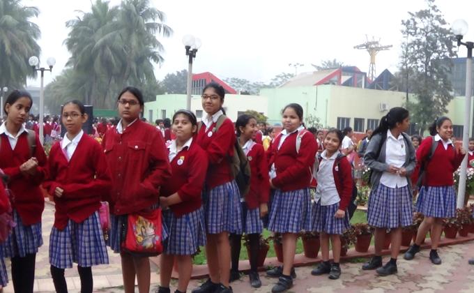 Guides and students of Ballygunge Shiksha Sadan at "Oil and Natural Gas Conservation Week" on 15/01/14