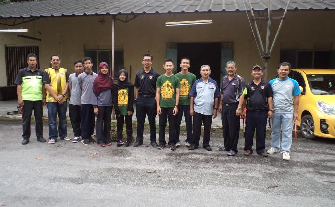 Membersihkan Wisma Pengakap Batu Pahat