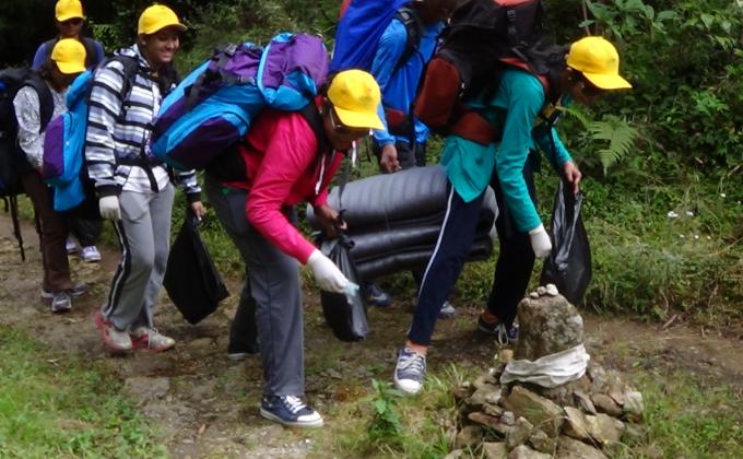 "Clean Himalayas" a route cleaning trek by the students and guides of The BSS School