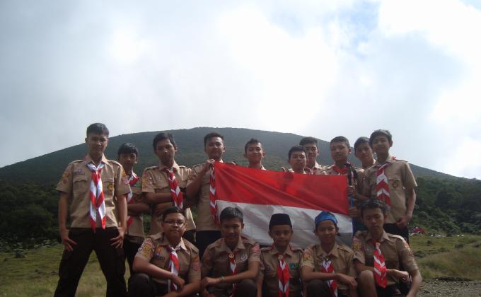 ekspedisi gunung gede