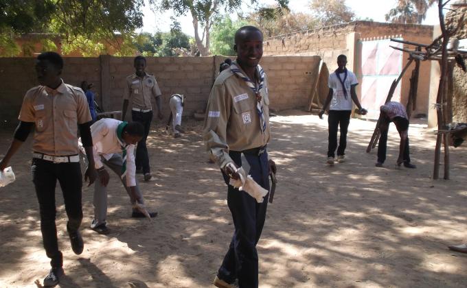 Action de Salubruté et Ramassage des scouts Messagers de la Pix du Niger Dans le cadre du Camps de Fomation.